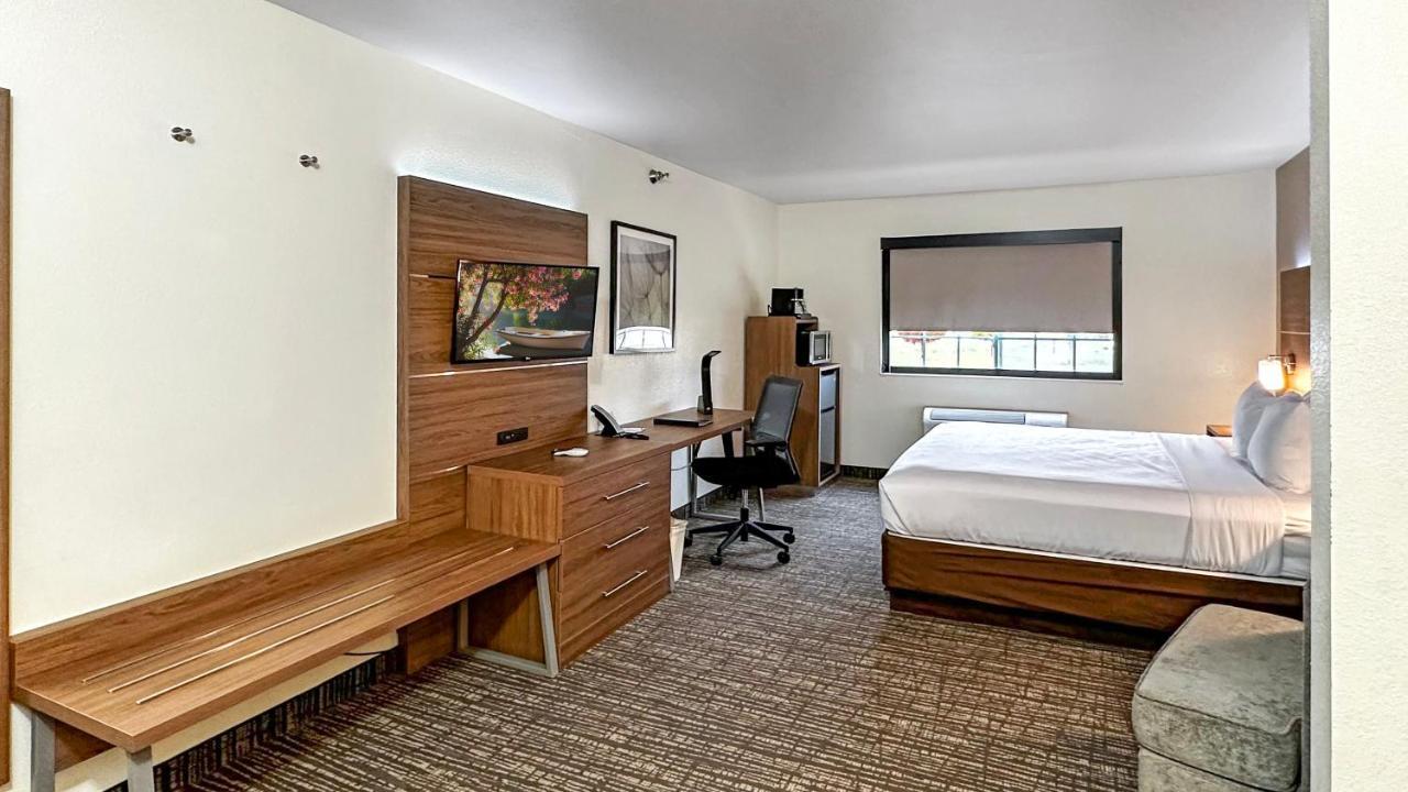 Estherville Hotel & Suites Экстерьер фото