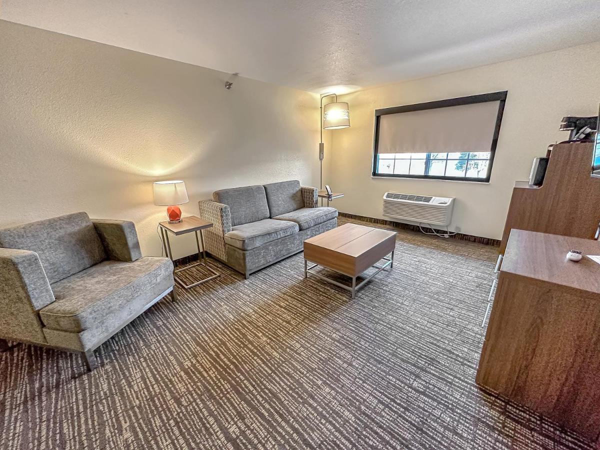 Estherville Hotel & Suites Экстерьер фото