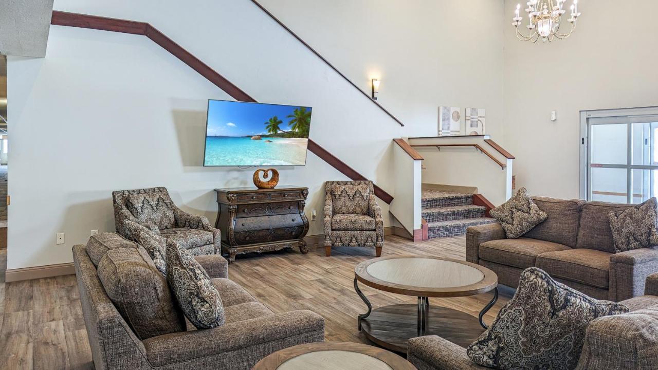 Estherville Hotel & Suites Экстерьер фото