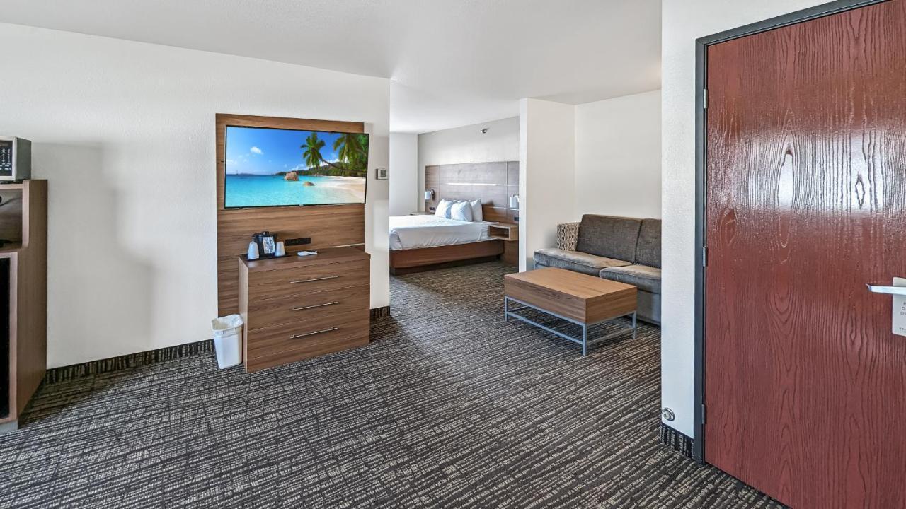 Estherville Hotel & Suites Экстерьер фото