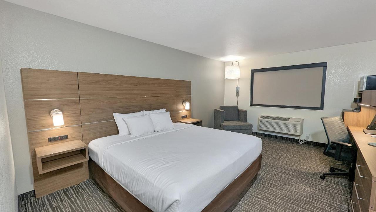 Estherville Hotel & Suites Экстерьер фото